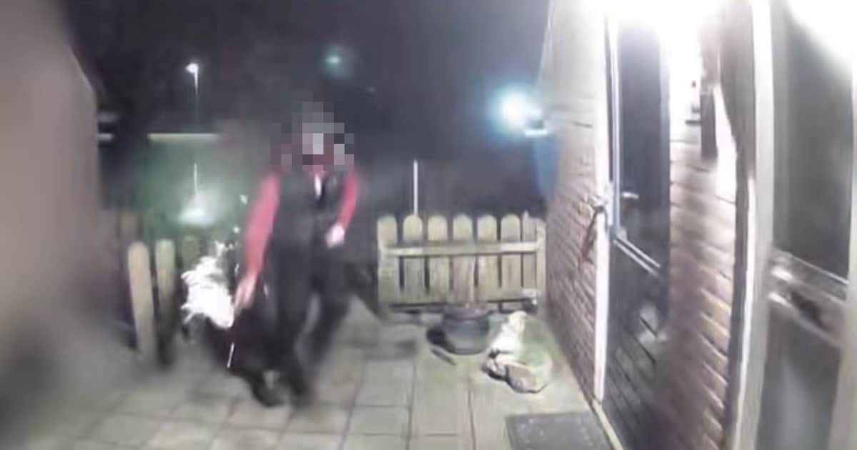 Man gooit zwaar vuurwerk naar voordeur in Hardenberg en laat zich bewust filmen