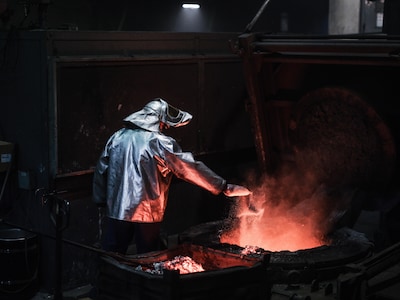 Failliet, maar onmisbaar: gieterij haalt 21 miljoen binnen als grote Duitse klant om hulp smeekt