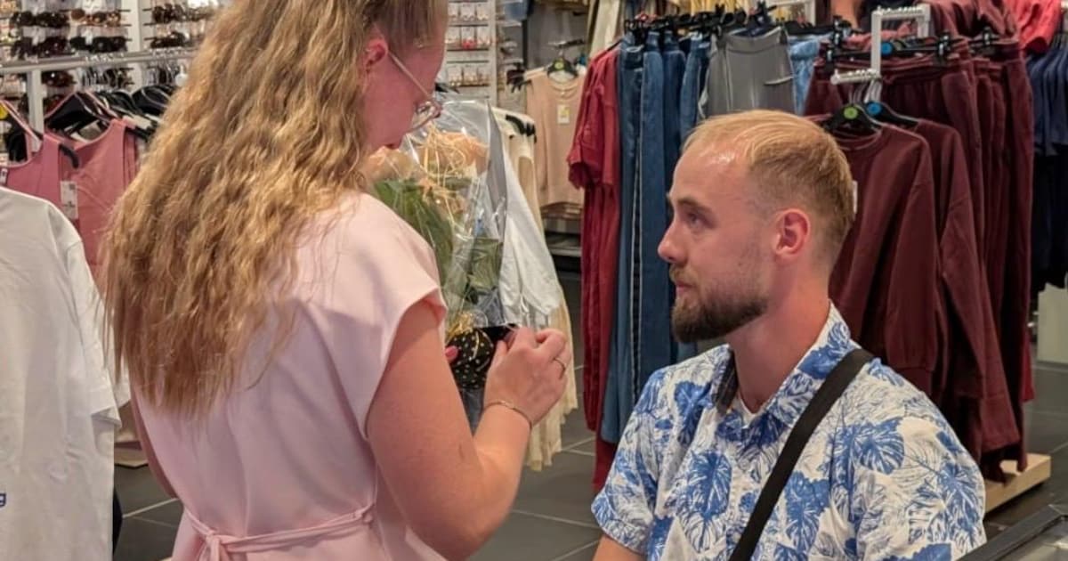 Jan Jaap (25) neemt zijn Wendy (26) opnieuw mee naar de Hema, maar nu met andere bedoelingen