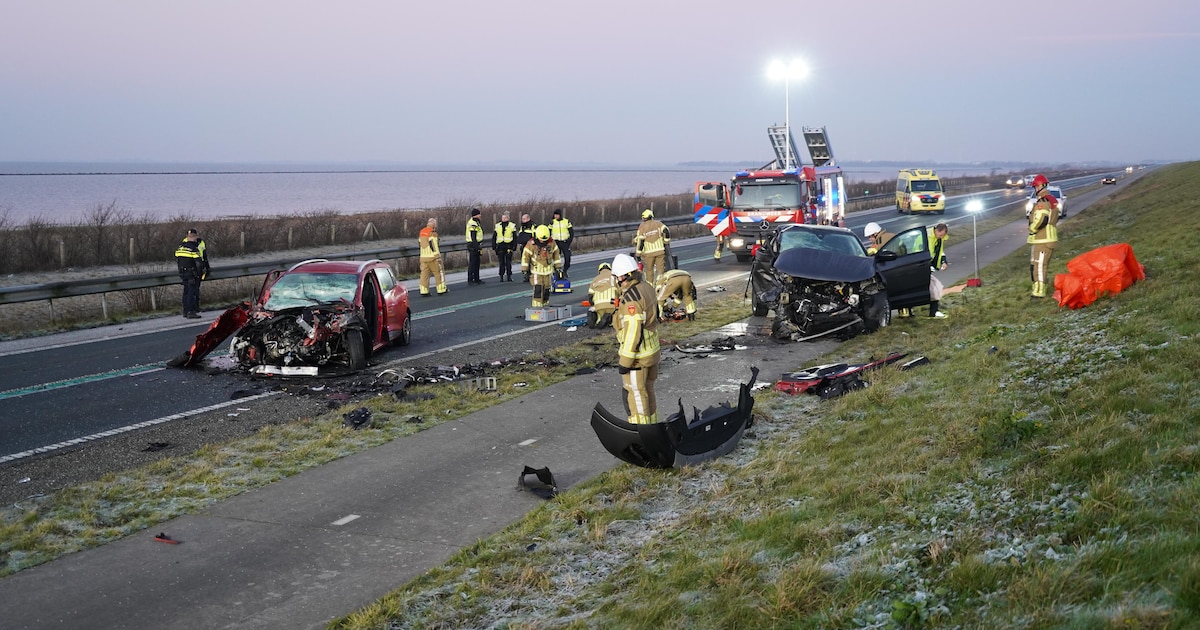 Roos (20) haalt in op de dijk, dan volgt de klap: ‘Het is een wonder dat jullie nog leven'