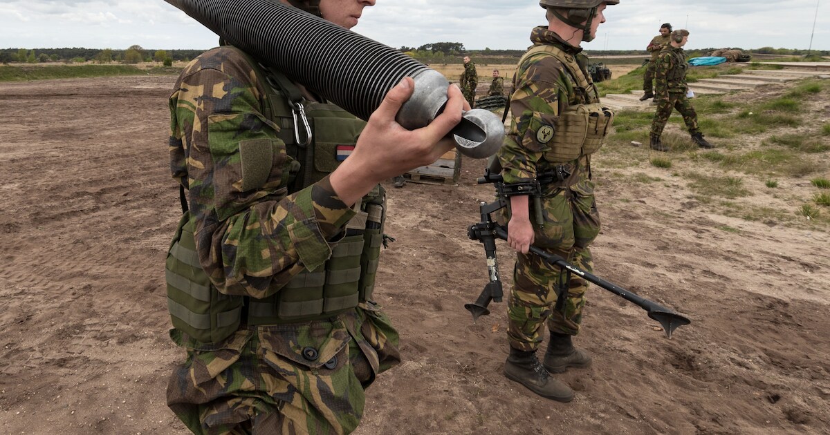 Alarm om PFAS-vervuilin­gen bij defensie­ter­rei­nen in ’t Harde en Bathmen