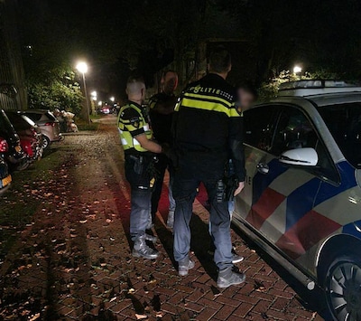 ‘Bizarre capriolen’ bij achtervolging op hoge snelheid door Zwolle: man (20) eindigt in handboeien