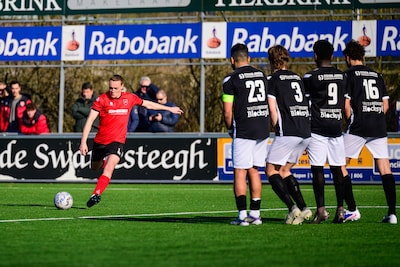 ‘Doelpuntenmachine’ Nigel van Zelst hapert bij Roda’46 tegen CSV Apeldoorn: ‘Ik trek het boetekleed 