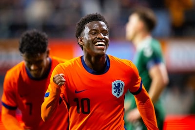 LIVE | Babadi scoort net voor rust voor Jong Oranje, vijf debutanten in de basis tegen Litouwen