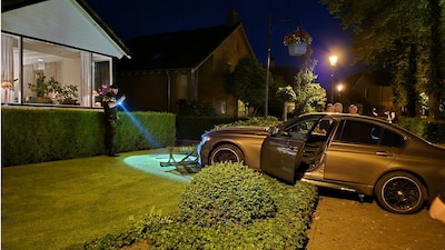 De dollemansrit van M.B. (36) eindigt in voortuin en nu wil hij ‘sorry’ zeggen tegen eigenaren. Die 