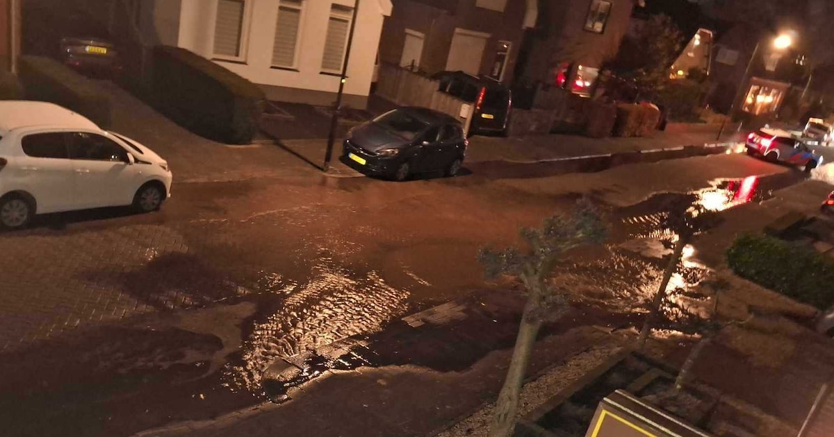 Gesprongen leiding in Apeldoorn is gerepareerd, 55 huishoudens zaten zonder water