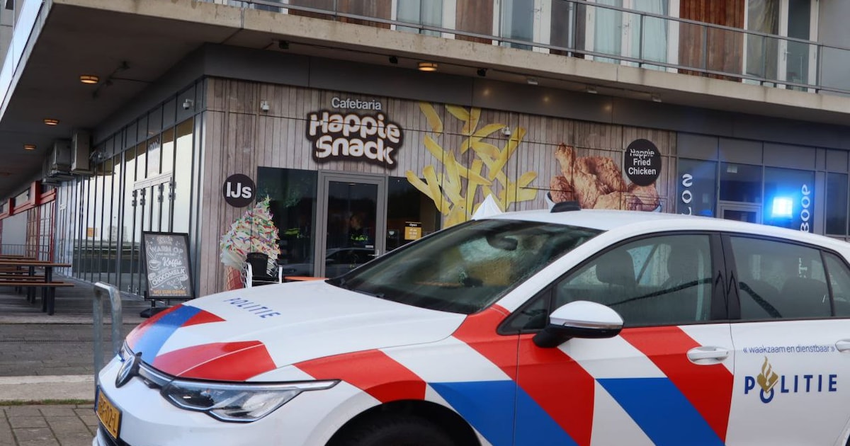 Overval met neppistool eindigt in frituurmandjes werpen: Mitchell (24) vlucht op één schoen