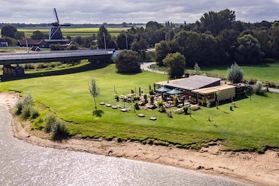 Deze geliefde strandtent loopt vast op natuurregels, uitbaters denken aan vertrek uit Deventer