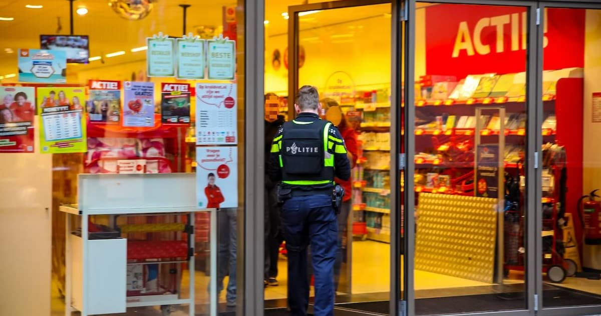 A. (48) sleept Kruidvat-medewerkster (17) aan haren over grond: ‘Dat overleeft ze wel’