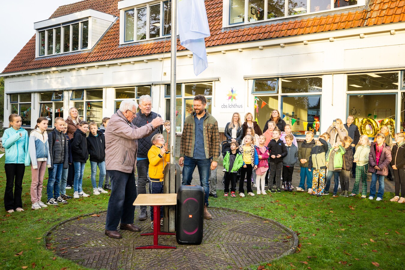 Vier generaties Tempert hebben 100-jarig Ichthus als rode draad in ...