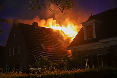 Zo zag een nacht vol onweer eruit in de regio Amersfoort, zaterdag blijft het warm en mogelijk opnie