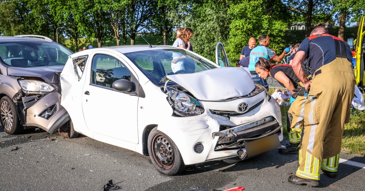 Twee gewonden na kettingbotsing in Hoogland