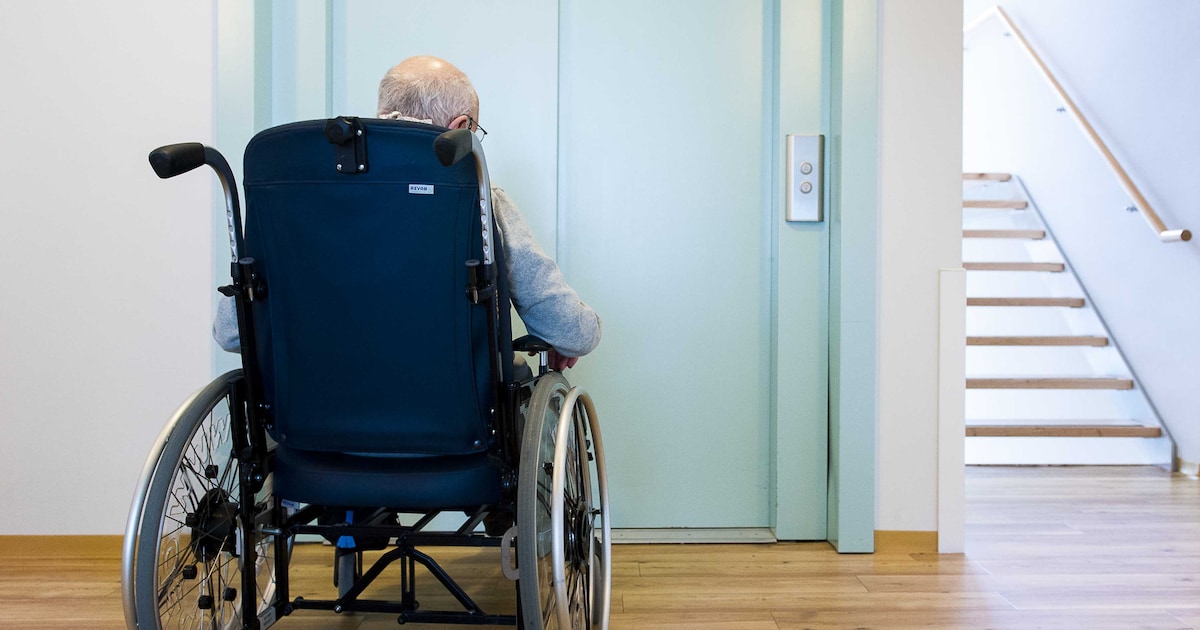 Het gezicht van de man wil dat ik naar hem kijk