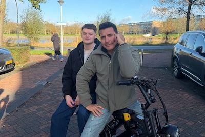 Populaire Niek uit Zwolle strikt Jan Smit voor fatbike-video: 'Toch wel bijzonder'