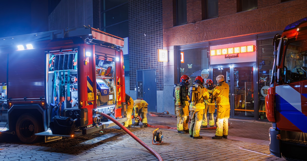 Brand in leegstaand pand boven Blokker in Lelystad: ‘Ruimte stond vol rook’