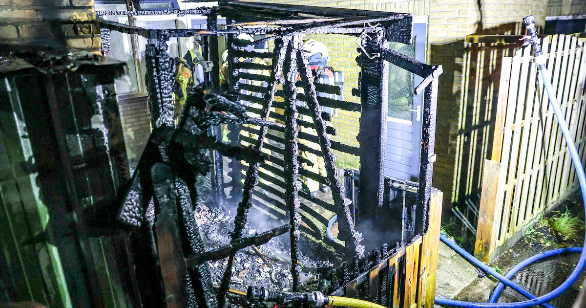 Meerdere brandweercorpsen actief bij brand in schuur in Slagharen