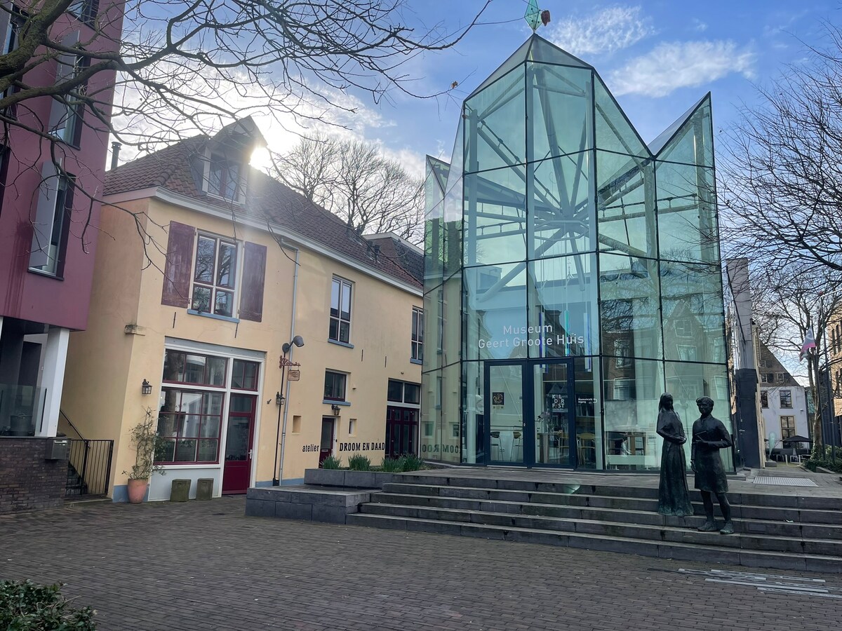 Museum Geert Groote Huis opent expositie over zes eeuwen losbandigheid