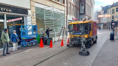 Arnhem ruimt op na langste Oranjefeesten in jaren: Hertog van Gelre kijkt onbewogen toe