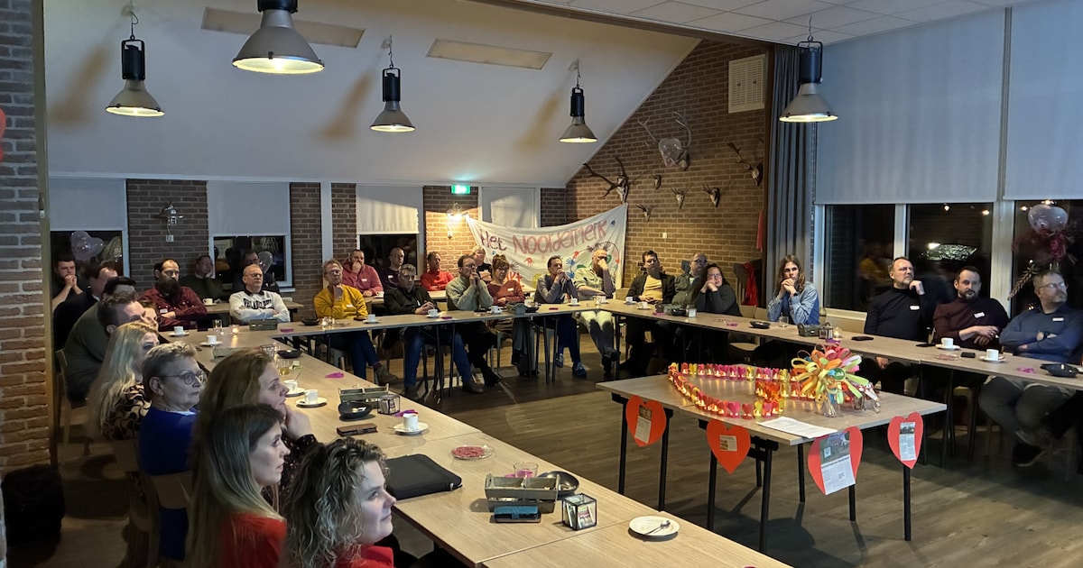 Noordeinde en Kerkdorp overhandigen Dorpsvisie aan Oldebroekse gemeenteraad