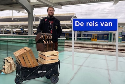 Jordi (26) maakt voor zijn werk dobbelstenen: 'Ik kan er prima van leven'