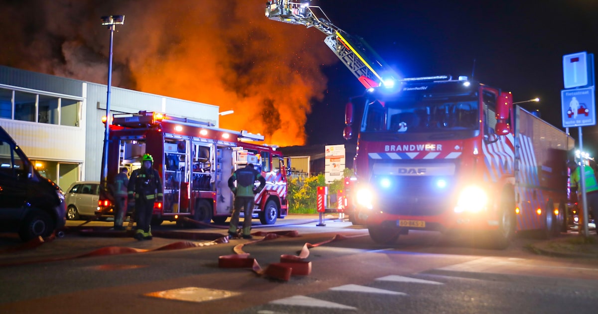 Politie onderzoekt verband tussen zeven branden op industrieterrein De Mars in Zutphen