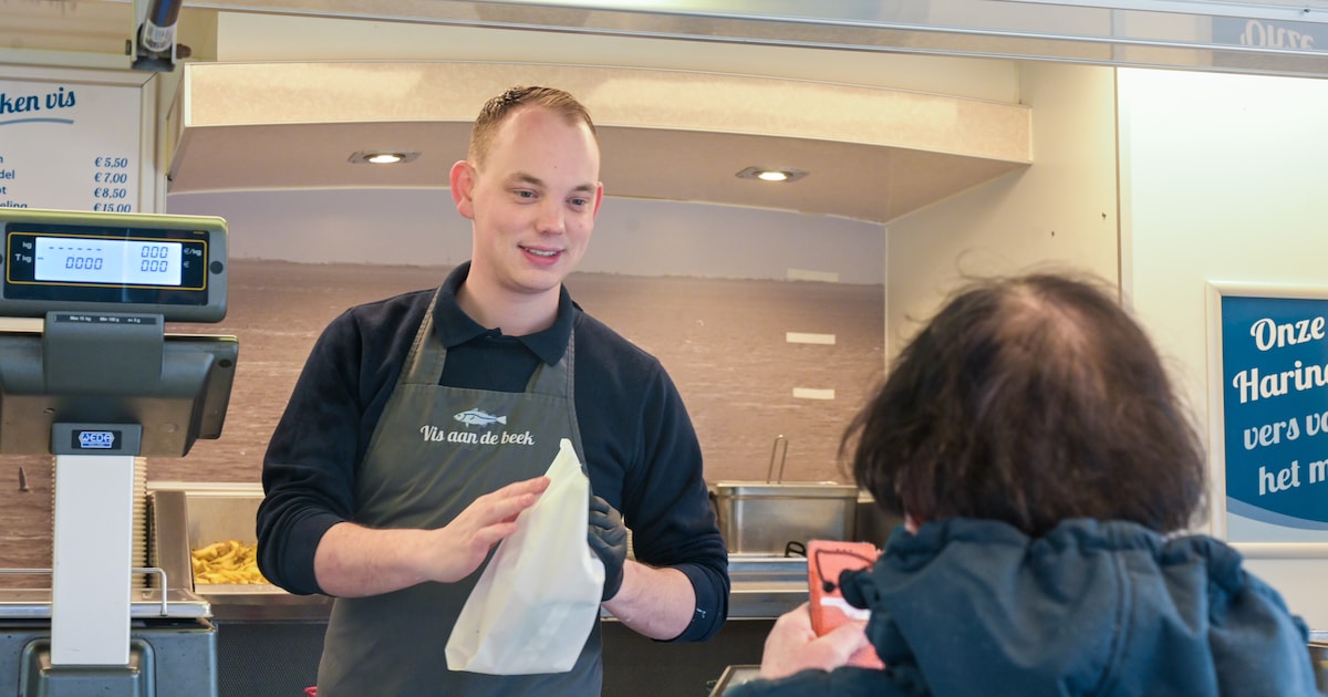Albert Post (23) verruilt viswinkel voor viskraam: ‘Ik heb veel meer vrijheid’