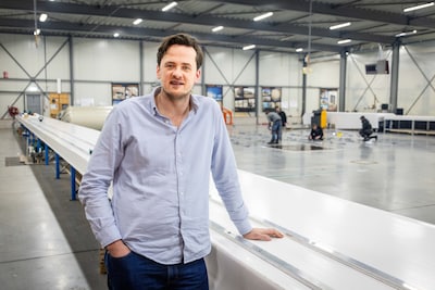 Van mestzak tot F1-tribune: hoe plastic zeil uit Steenwijk de wereld verovert