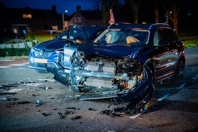 Zwangere vrouw betrokken bij auto-ongeluk in Doesburg en moet naar het ziekenhuis