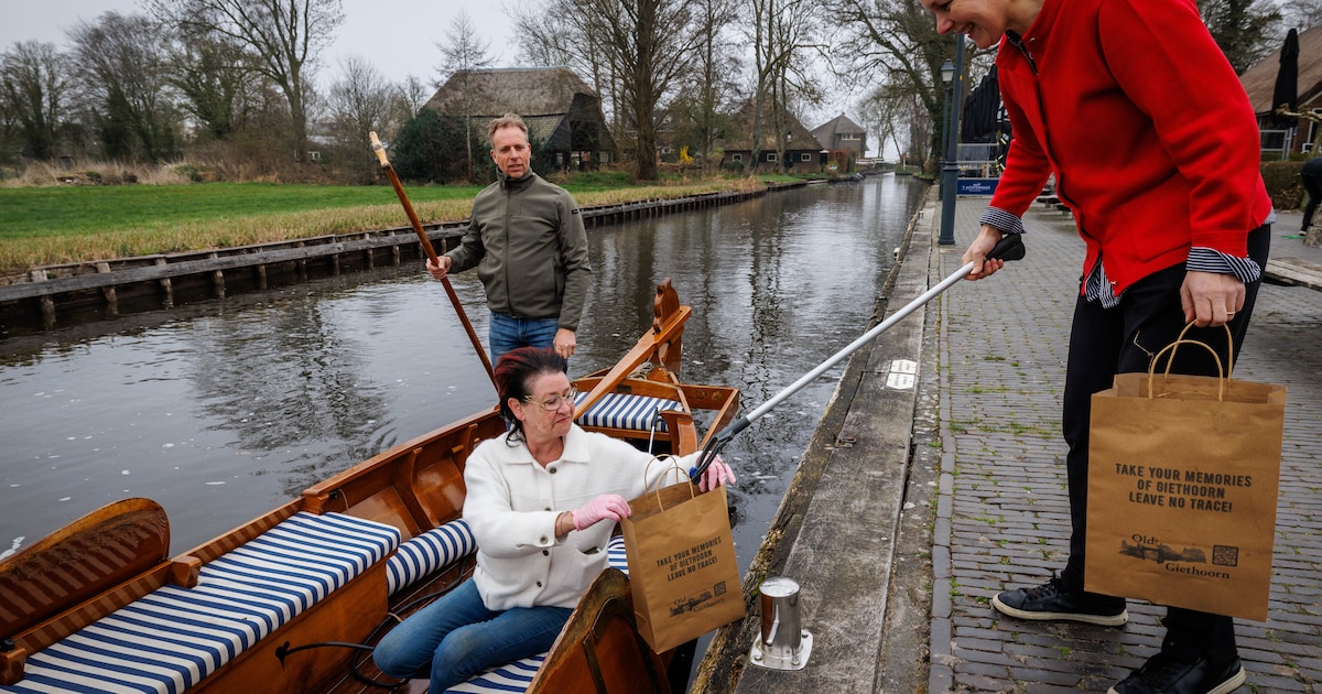 Giethoorn gaat zwerfafval in het water te lijf: is dit tasje voor toeristen de oplossing?