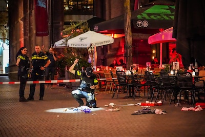 LIVE Steekpartij Arnhem | Meerdere gewonden na bloedig geweld in centrum • Marcouch woedend: ‘Moeten