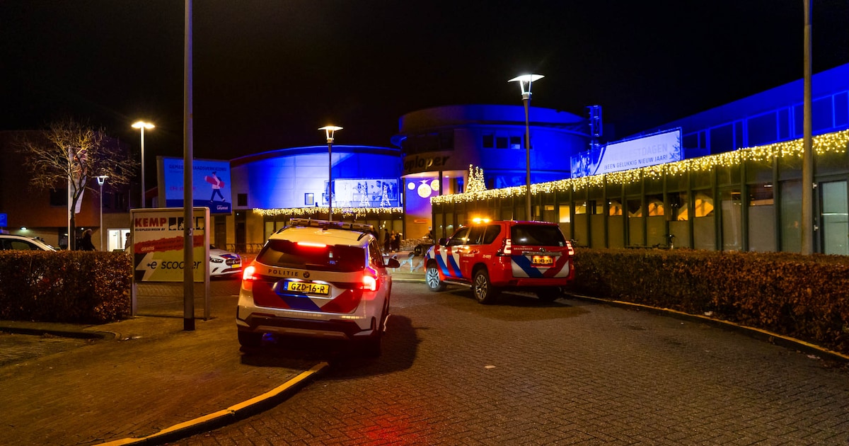 Storing zorgt voor rookontwikkeling en ontruiming bij zwembad in Lelystad