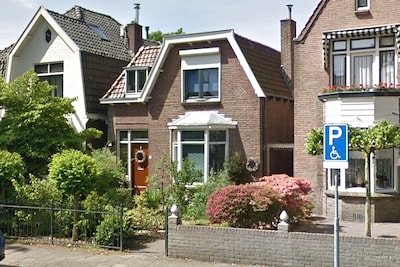 Bij dit Almelose huis zit een tropische surprise in de achtertuin