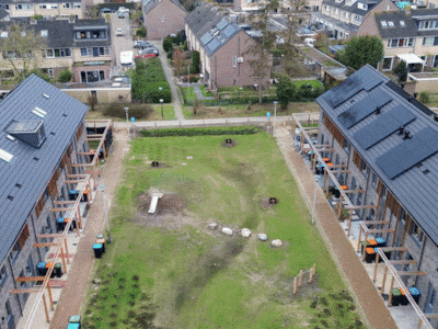 Huis 16.000 euro minder waard door ‘dorp’ naast de deur, maar vrouw uit Apeldoorn krijgt geen compen