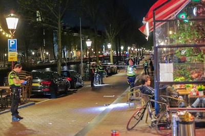 Drie mannen neergestoken tijdens ruzie in het centrum van Amsterdam
