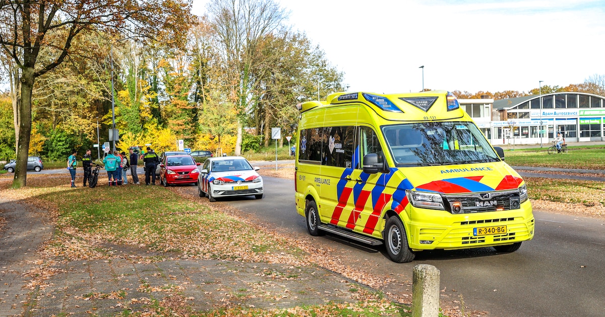 Fatbiker naar ziekenhuis na aanrijding op Van Schaikweg in Emmen