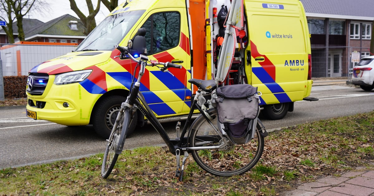Fietser aangereden door auto in Wezep