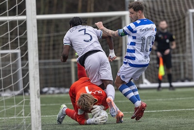 De Graafschap klopt beloften van VfL Bochum na rust; hattrick Niemeijer