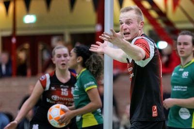 Korfbalwedstrijden niet meer op één dag, maar een heel weekend lang: ‘Het vraagt veel voor ons als s