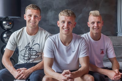 Bij de Vianello’s zitten drie profvoetballers nog aan de keukentafel: ‘Ze hebben het hier veel te go