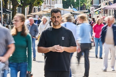 Fans die aan je billen zitten en een vrouw met een oneerbaar voorstel: het schrijversleven is nooit saai