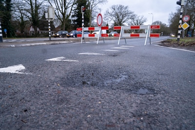 Drukke N35 bij Heino deels dicht door vorstschade: problemen mogelijk pas na avondspits voorbij