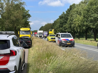 Vroomshoper K. (23) mag blijven rijden, maar krijgt wel boete na botsing op N35 bij Haarle