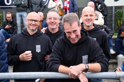 Deze dorpsderby is zelfs in trek bij buitenlandse voetballiefhebbers: ‘Wij houden zeker niet van com