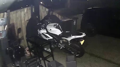 Brutale dieven slaan toe in Apeldoorn: zo nemen ze de motor van Jerry (45) mee