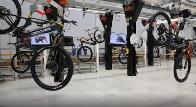OR Cannondale Almelo wacht op eerste zet directie: ‘Belangen van 120 medewerkers staan voorop’