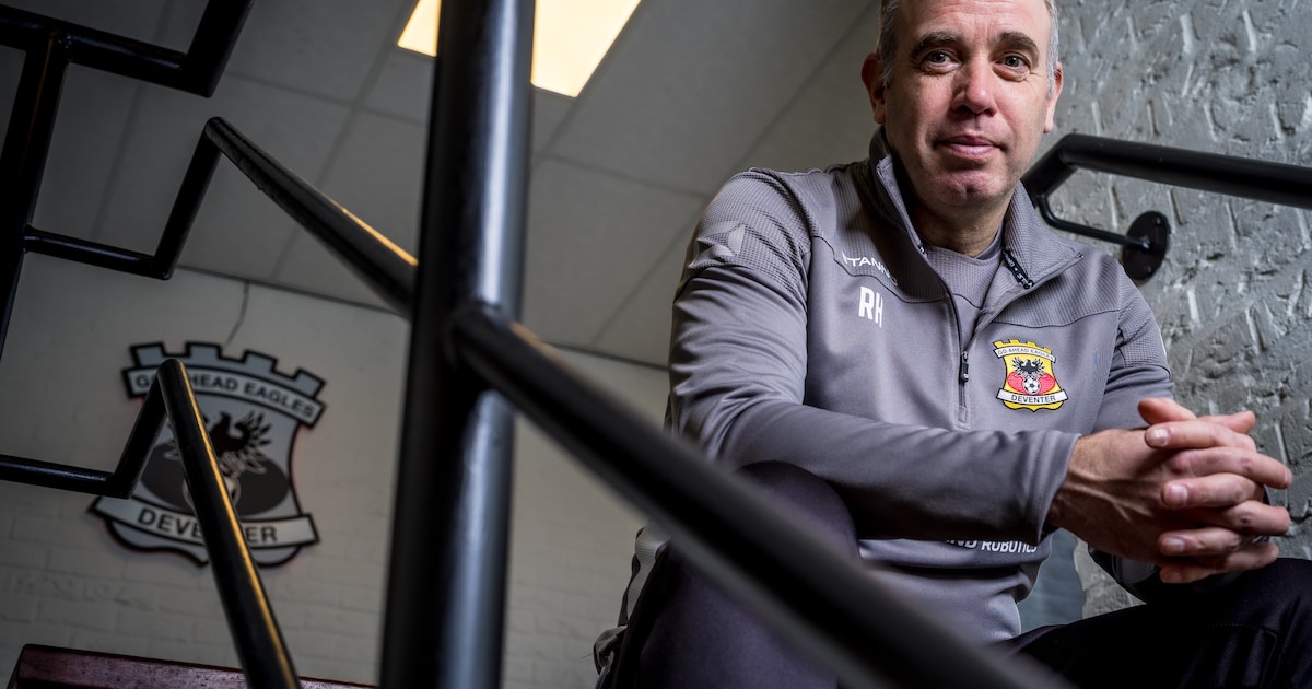 Door zwaar ongeluk van zijn broer ziet GA Eagles-trainer René Hake ook ...