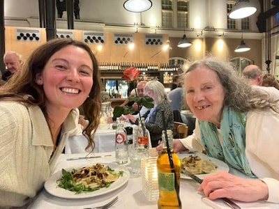 Opa of oma gratis mee uit eten nemen? Binnenkort kan het in Zwolle