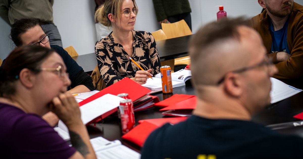 Klaudia (29) werkt bij Wibra én krijgt er Nederlandse les: ‘Ik voel me meer verbonden met anderen’