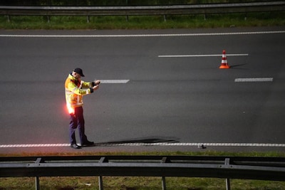Opnieuw gaat het mis bij Apeldoorn: A50 ‘s nachts dicht door stenen op de weg