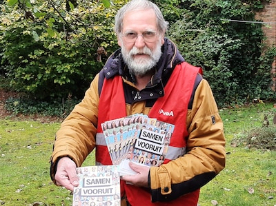 Peter (77) uit Nijverdal laat zich niet weerhouden door regen en storm: ‘Samen Vooruit’